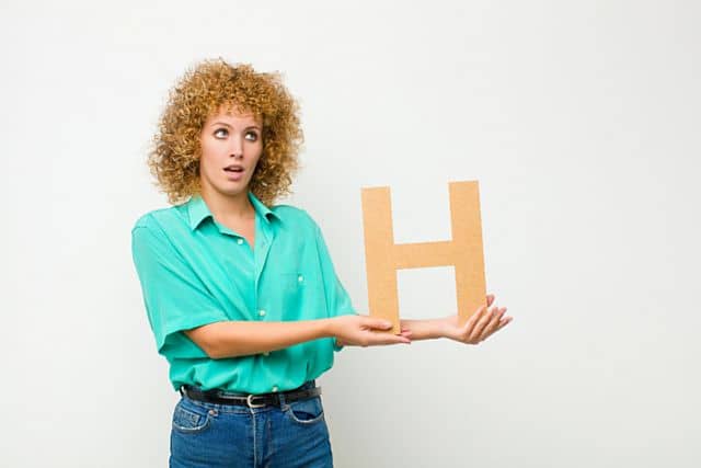 Podcast EN : Pronunciation - Controversy and the letter H (CEFR level B1 and above)